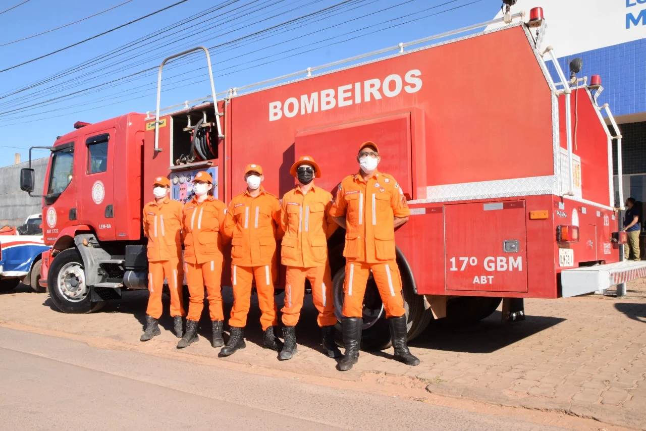 LEM: Prefeitura de Luís Eduardo Magalhães entrega caminhão do Corpo de Bombeiros completamente recuperado