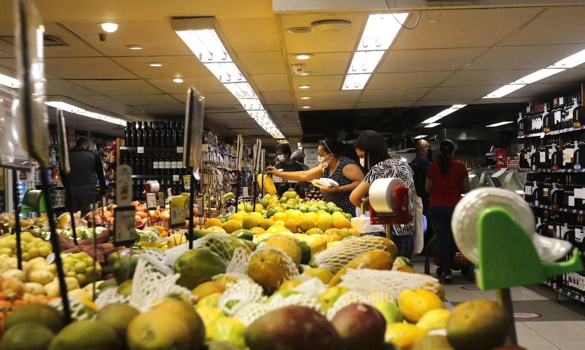 Crise hídrica pode aumentar inflação nos estados brasileiros
