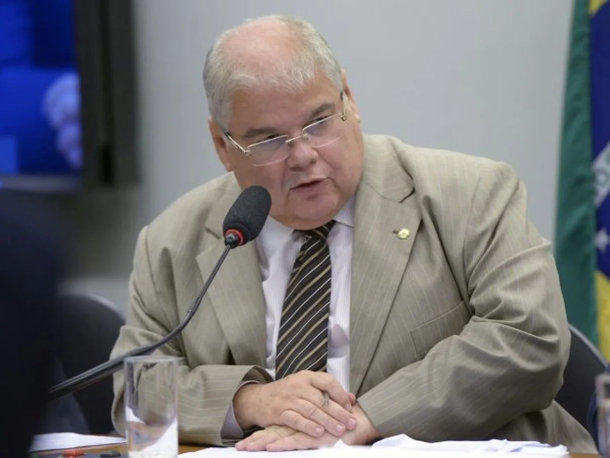 MDB mantém conversas com Neto, Wagner e Roma, diz coluna