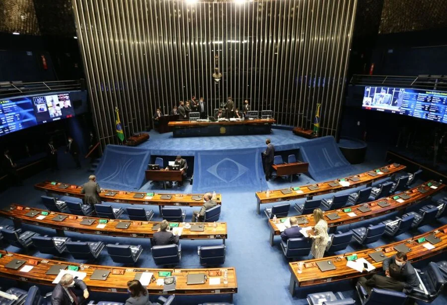 Senadores indicam veto às coligações proporcionais e contrariam deputados