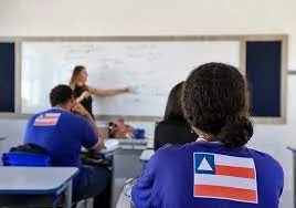 Governo nomeia último grupo de aprovados em concurso para a rede estadual de ensino