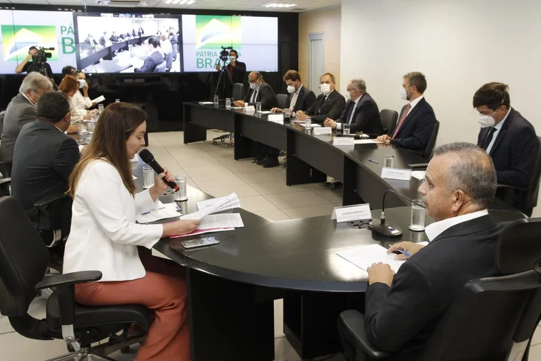 Governo assina acordos para incorporação de critérios ASG em projetos de saneamento, segurança hídrica e mobilidade