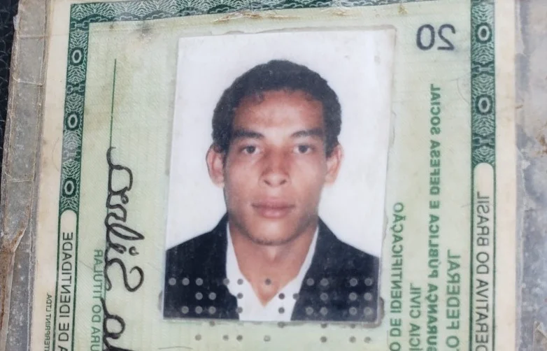HOMEM COM PROVÁVEL SURTO PSICÓTICO TENTA CONTRA SUA VIDA E ACABA MORRENDO NO SETOR INDUSTRIAL
