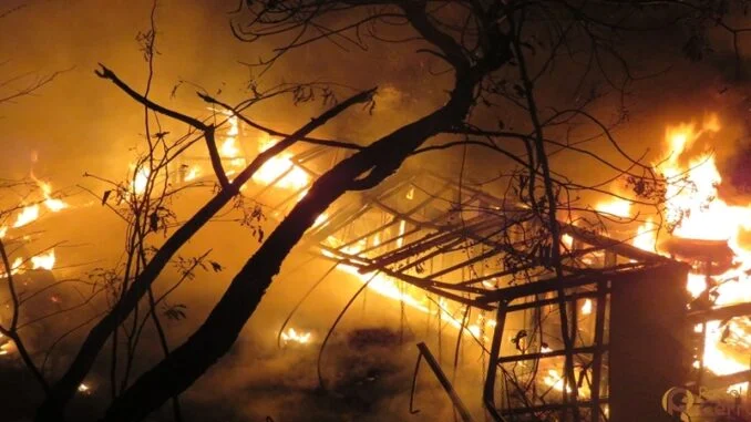 Carreta pega fogo em Formosa do Rio Preto, é provável que o motorista tenha morrido carbonizado
