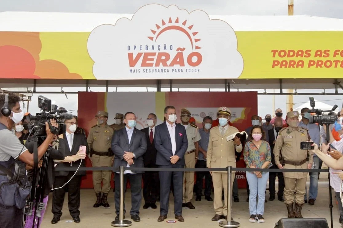 Rui lança Operação Verão da SSP e entrega viaturas para Polícia Civil