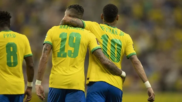 Brasil goleia Uruguai em Manaus com show de Raphinha e Neymar