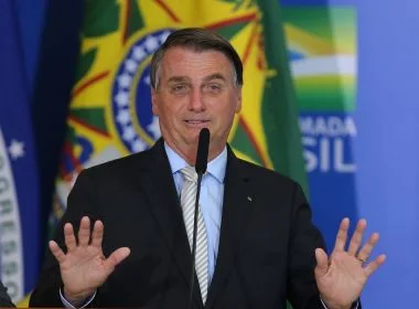 Bolsonaro diz que Petrobras vai anunciar redução no preço de combustíveis