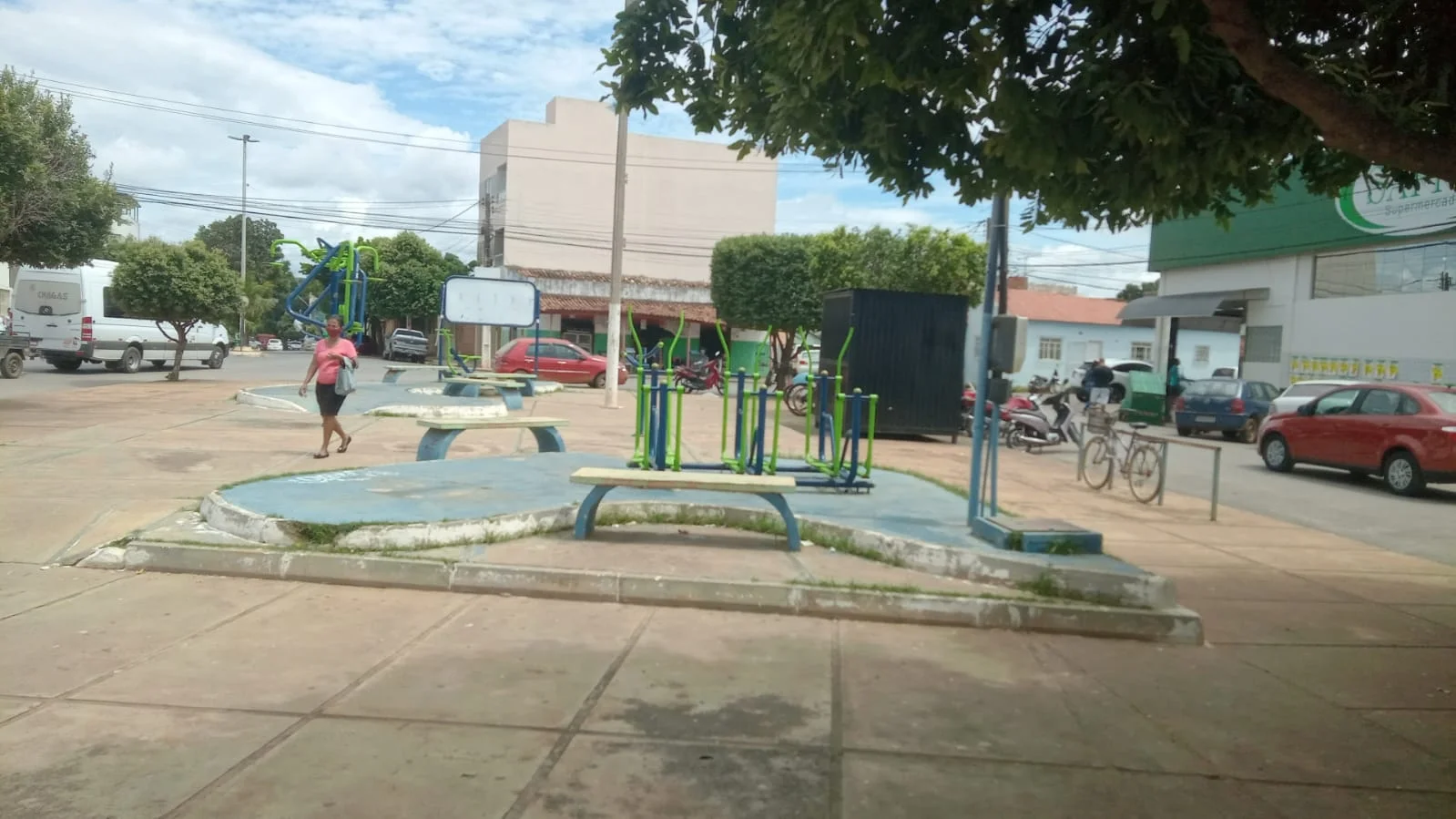 Comerciantes da Praça Pimentel se sentem inseguros e fazem apelo às autoridades policiais
