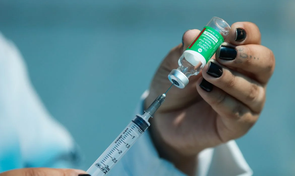 COVID-19: nove estados superam marca de 90% da população-alvo vacinada com 1ª dose da vacina
