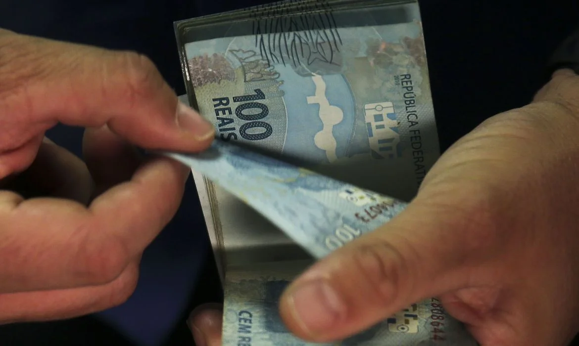 Caixa paga Auxílio Brasil a beneficiários com NIS final 5