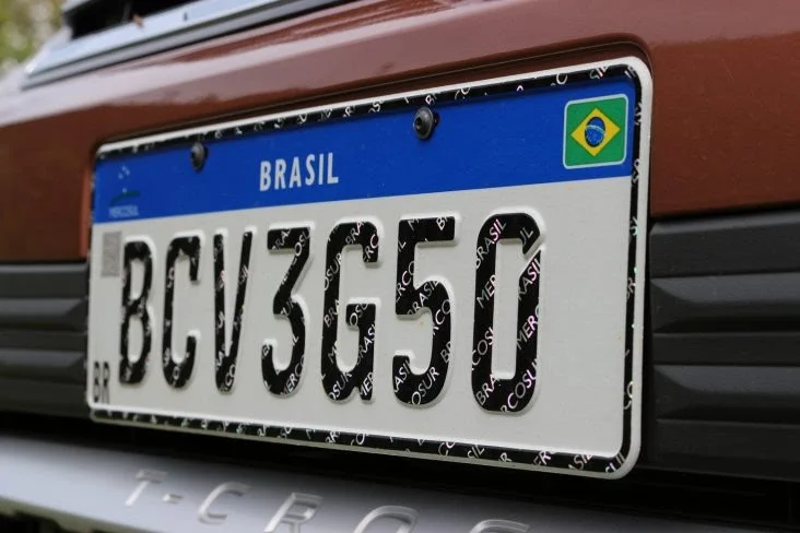 Após pressões, placa Mercosul deve mudar em 2022