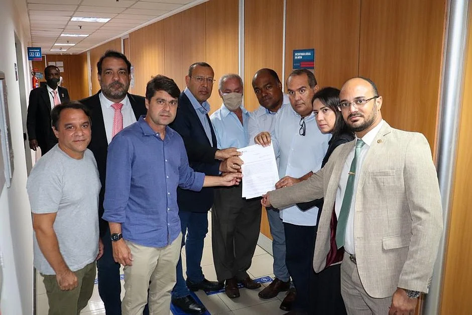 Deputados da Bahia protocolam requerimento de instalação de CPI para investigar venda de respiradores
