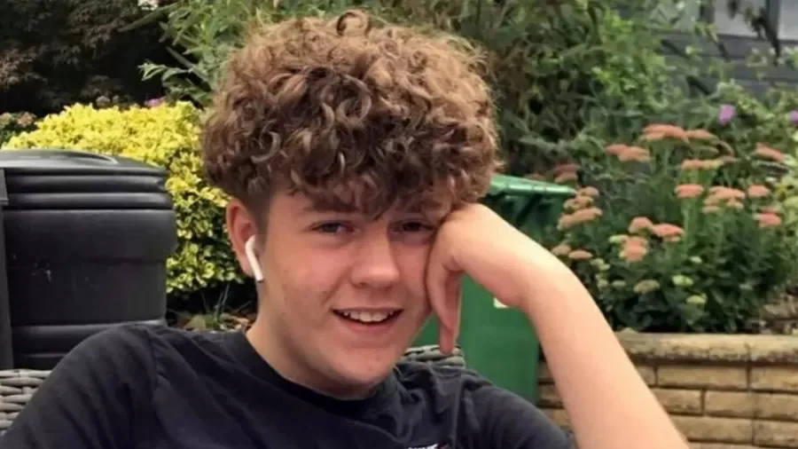 A trágica história de Olly, menino de 13 anos assassinado em trama movida por redes sociais