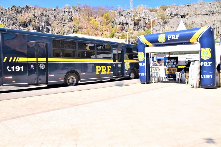 PRF na Bahia marca presença, reforça policiamento e é homenageada durante as festividades ao Santuário do Bom Jesus da Lapa