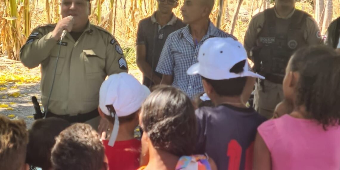 83ª CIPM participa de ação social no povoado de Cercado, em Baianópolis