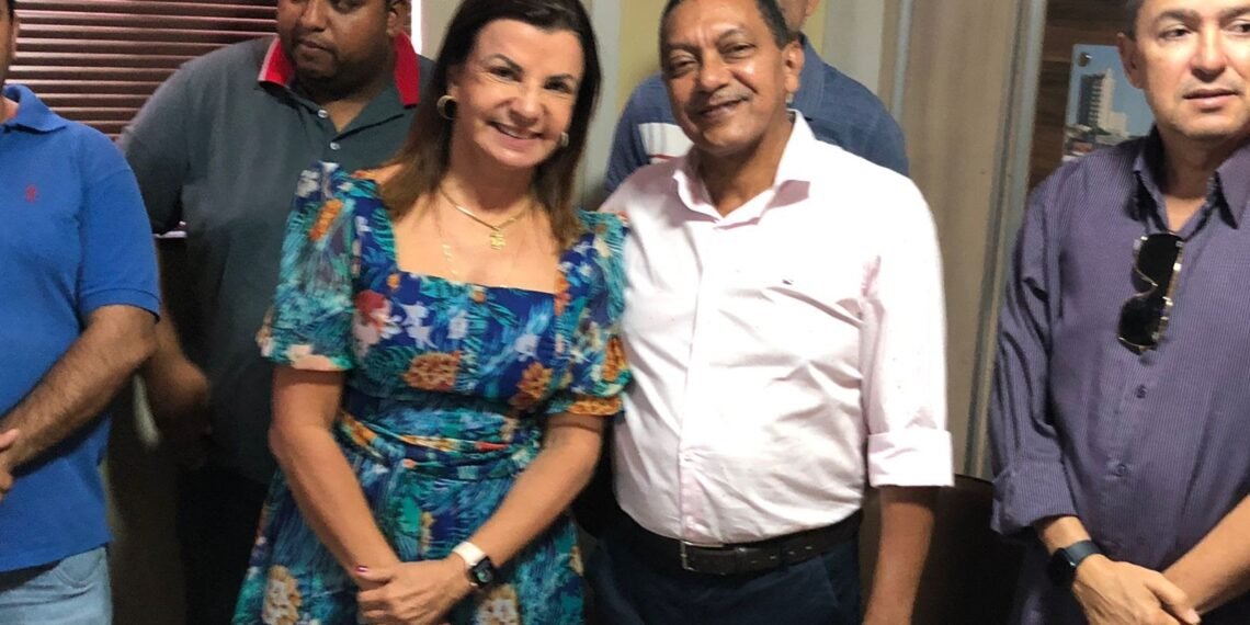 Dr. Sileno e Dra. Graça recebem homenagem da Câmara pelo Dia do Médico