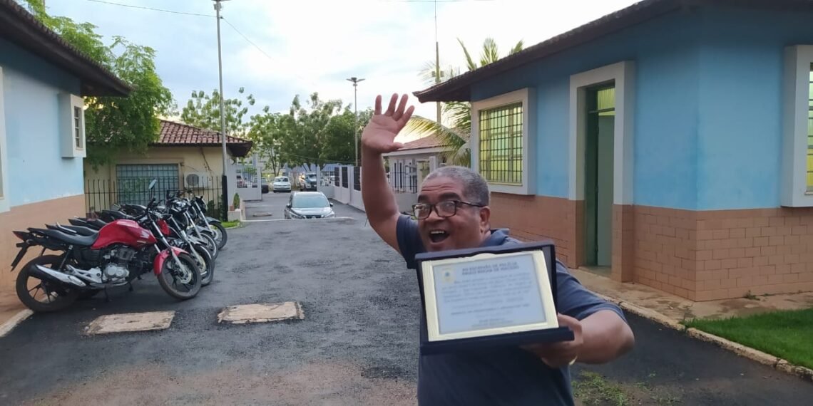 Escrivão despede-se da Polícia Civil