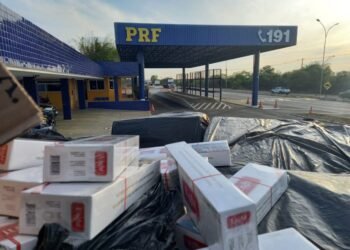 Em Vitória da Conquista (BA), PRF apreende quase 200.000 maços de cigarros contrabandeados