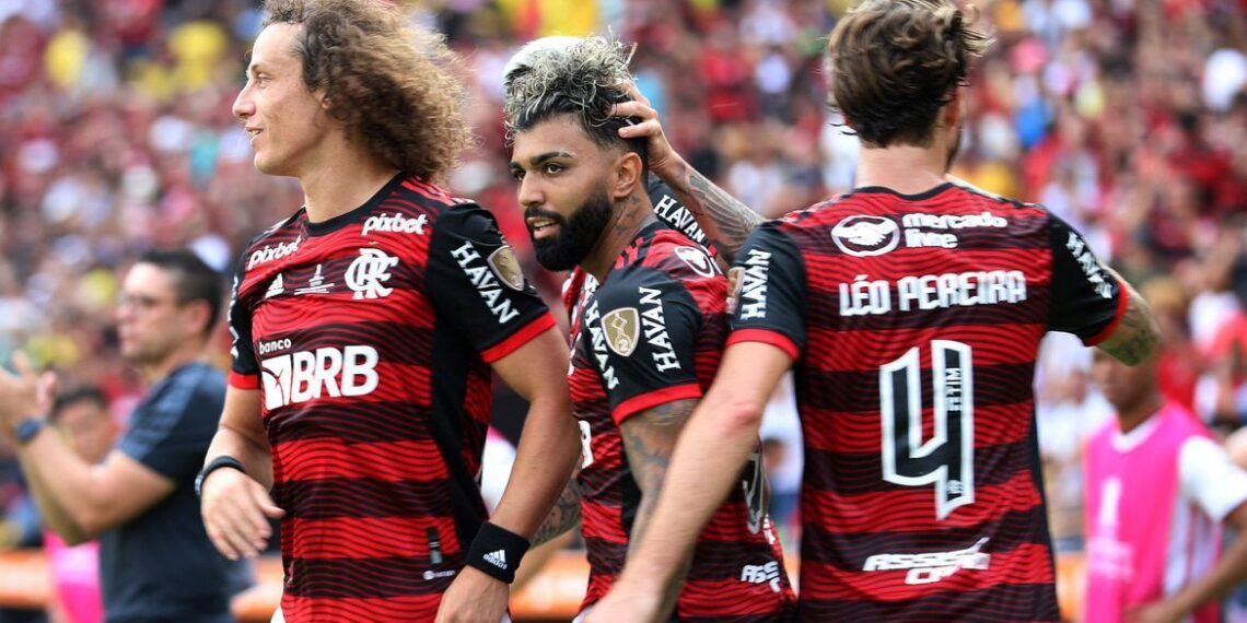Gabigol decide e Flamengo conquista o tricampeonato da Libertadores