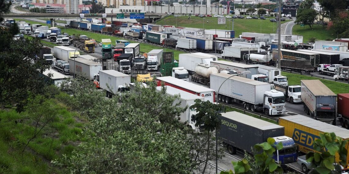 PRF nega que policiais tenham agido em apoio a manifestantes em SP