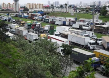 PRF nega que policiais tenham agido em apoio a manifestantes em SP