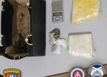 Mulher é flagrada com droga ao ser revistada após atitude suspeita