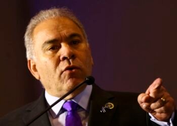 Ministro diz que contratos atuais já preveem vacinas atualizadas