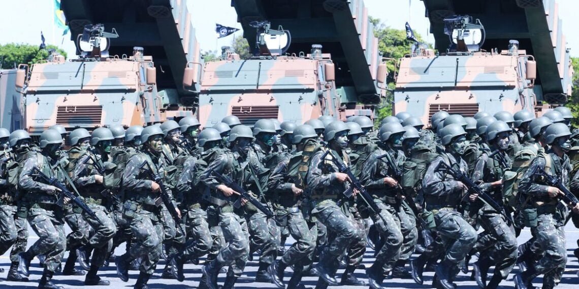 Decretos oficializam troca de comando no Exército