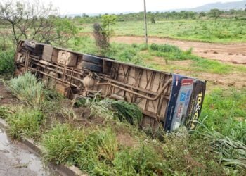 Vítima de tombamento de ônibus coletivo na BR/135 morre dentro de casa