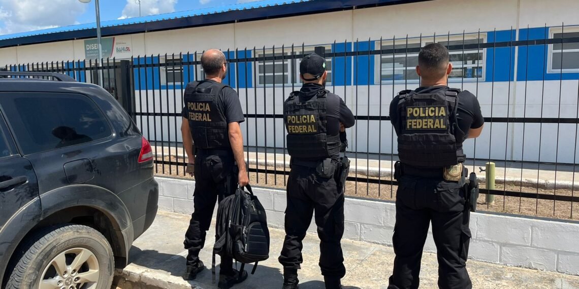 Polìcia  Federal cumpre mandado em combate à pornografia infantil no interior da Bahia