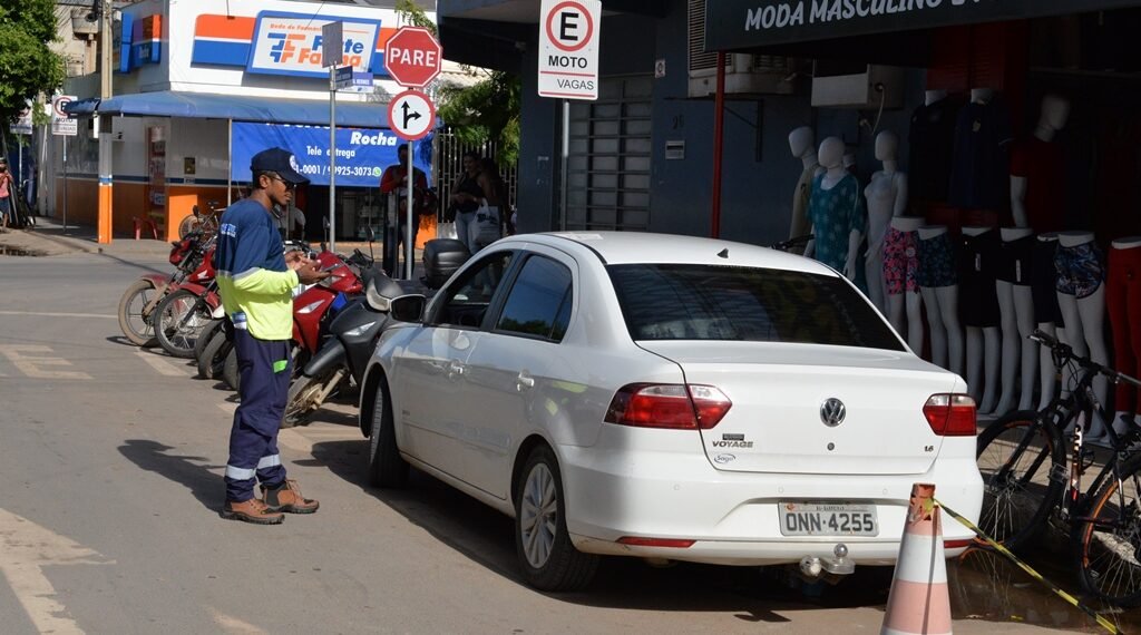 Estacionamento rotativo Zona Azul começa a vigorar na Capital do Oeste