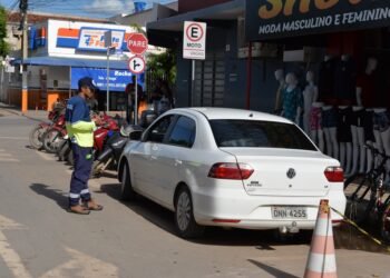 Estacionamento rotativo Zona Azul começa a vigorar na Capital do Oeste
