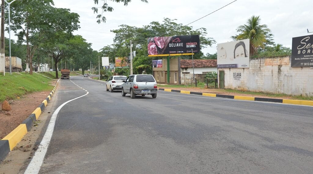 Prefeitura de Barreiras conclui sinalização e libera novo acesso para Avenida Ahylon Macedo