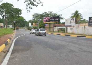 Prefeitura de Barreiras conclui sinalização e libera novo acesso para Avenida Ahylon Macedo