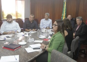 Água potável e energia elétrica são prioridades do Governo do Estado para socorrer municípios inundados