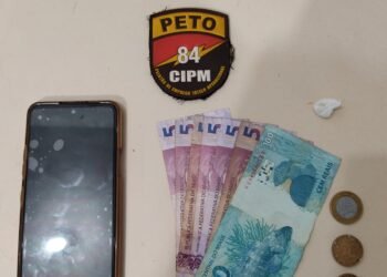 Homem assalta supermercado do vizinho e compra alimentos e droga com o dinheiro roubado