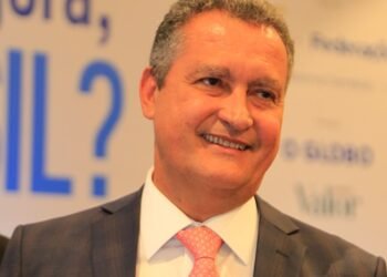 Governador Rui Costa debate desafios do novo governo federal em Brasília