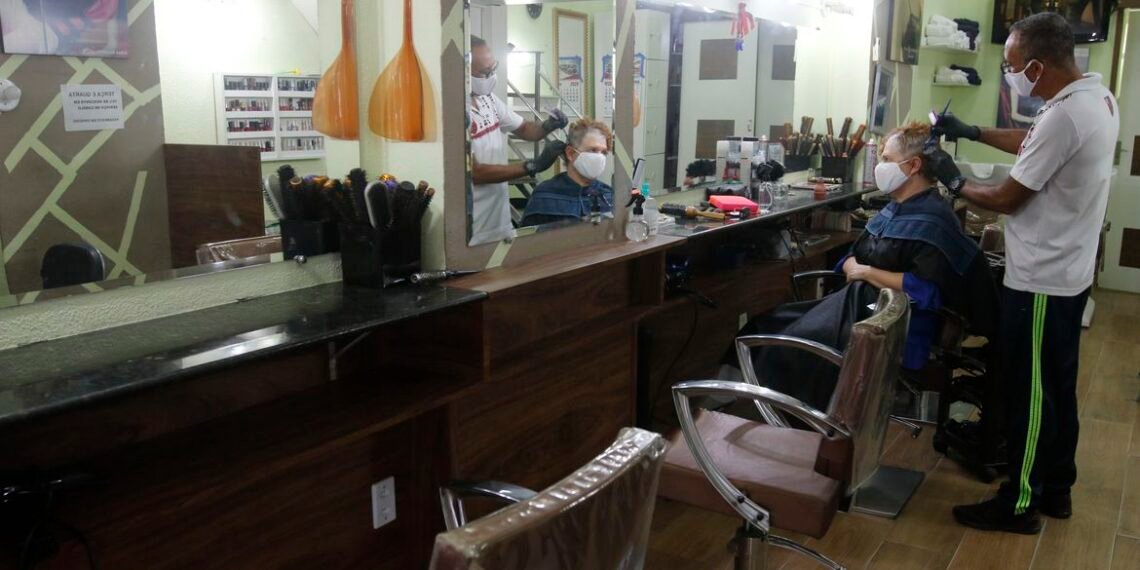 Covid-19 afeta setor de serviços no Brasil