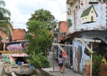 Publicado decreto que institui o Programa Nacional Qualifica Mulher