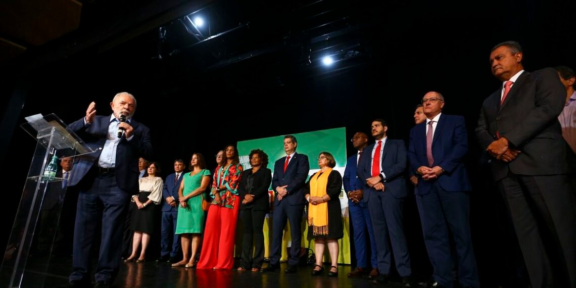 Presidente eleito Lula anuncia mais 16 ministros da futura gestão
