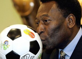Rui Costa lamenta morte de Pelé e decreta luto de dois dias
