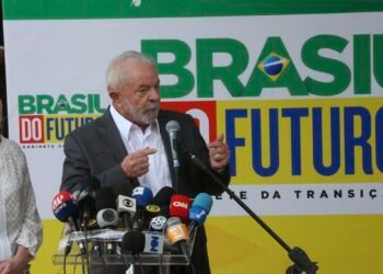 Exames de Lula estão dentro da normalidade, diz boletim médico