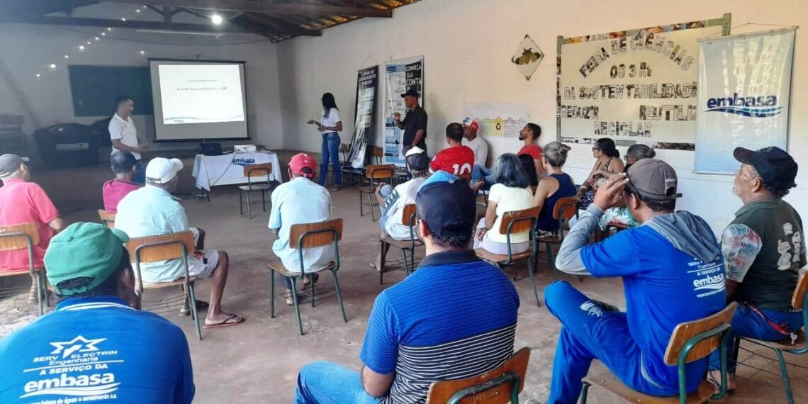 Embasa promove reunião comunitária em Muquém do São Francisco