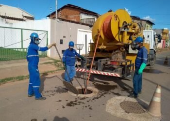 Mau uso provoca aumento de 40% de obstruções na rede de esgoto durante as chuvas em Barreiras e Luís Eduardo Magalhães