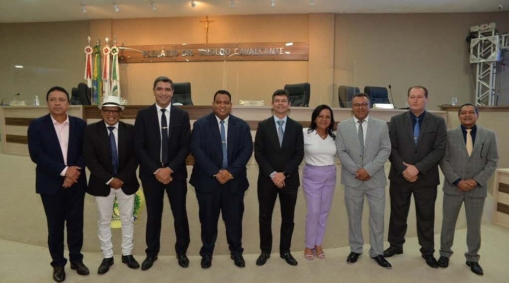 Nova mesa diretora da Câmara Municipal de Barreiras já está empossada