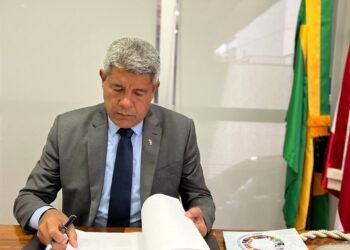 Governador Jerônimo Rodrigues vai a Brasília em busca de investimentos e participa de reunião com o presidente Lula