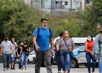 Brasil registra 19 mil novos casos de covid-19