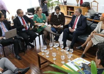 Entidades querem federalizar apuração de agressões contra jornalistas