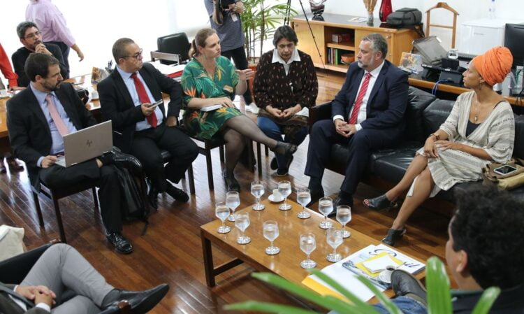 O ministro da Secom, Paulo Pimenta, se reune com representates do Sindicato dos Jornalistas do DF, da FENAJ e da ABRAJI para discutir ações visando a segurança no exercício da profissão