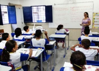 MEC divulga nova tabela para salário educação